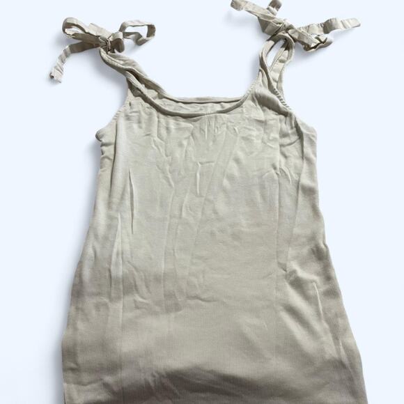 Cream tank top with Bows - Picture 1 of 3